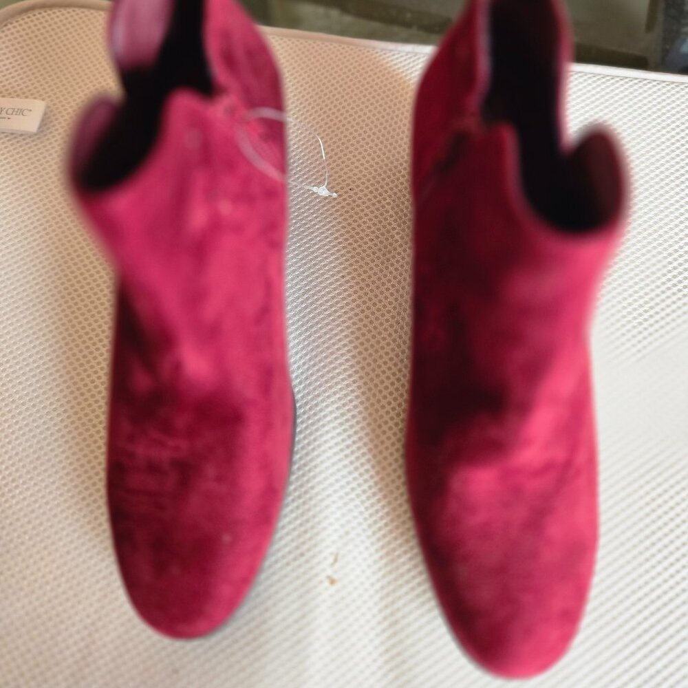 Kim Rogers wine color suede 8.5 booties, new without tags